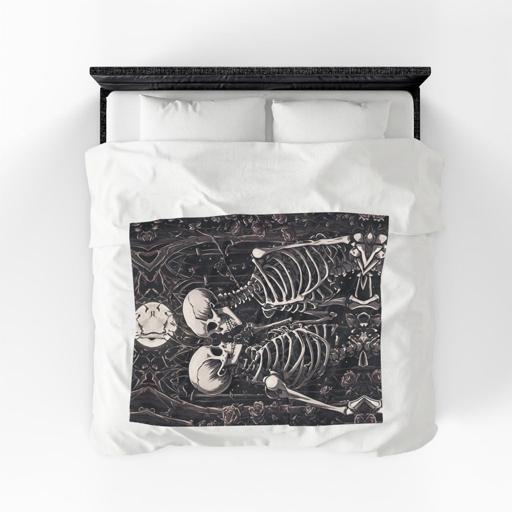 Gothic Skeletons in Love Throw Blanket — Dark Romance Valloween Decor