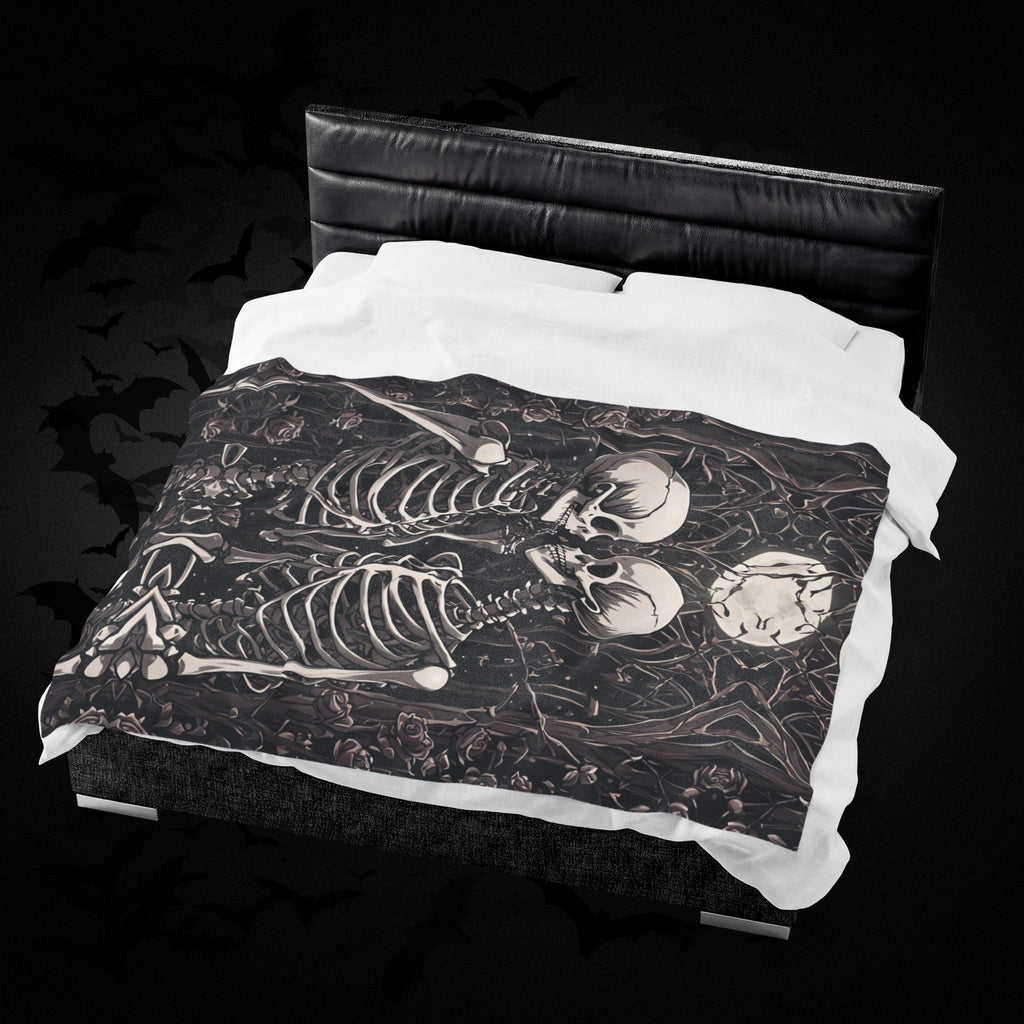 Gothic Skeletons in Love Throw Blanket — Dark Romance Valloween Decor