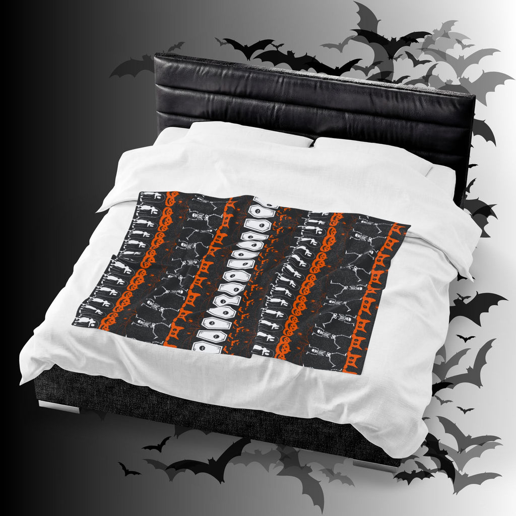 Halloween Pattern Velveteen Plush Blanket — Spooky Season Throw Blanket
