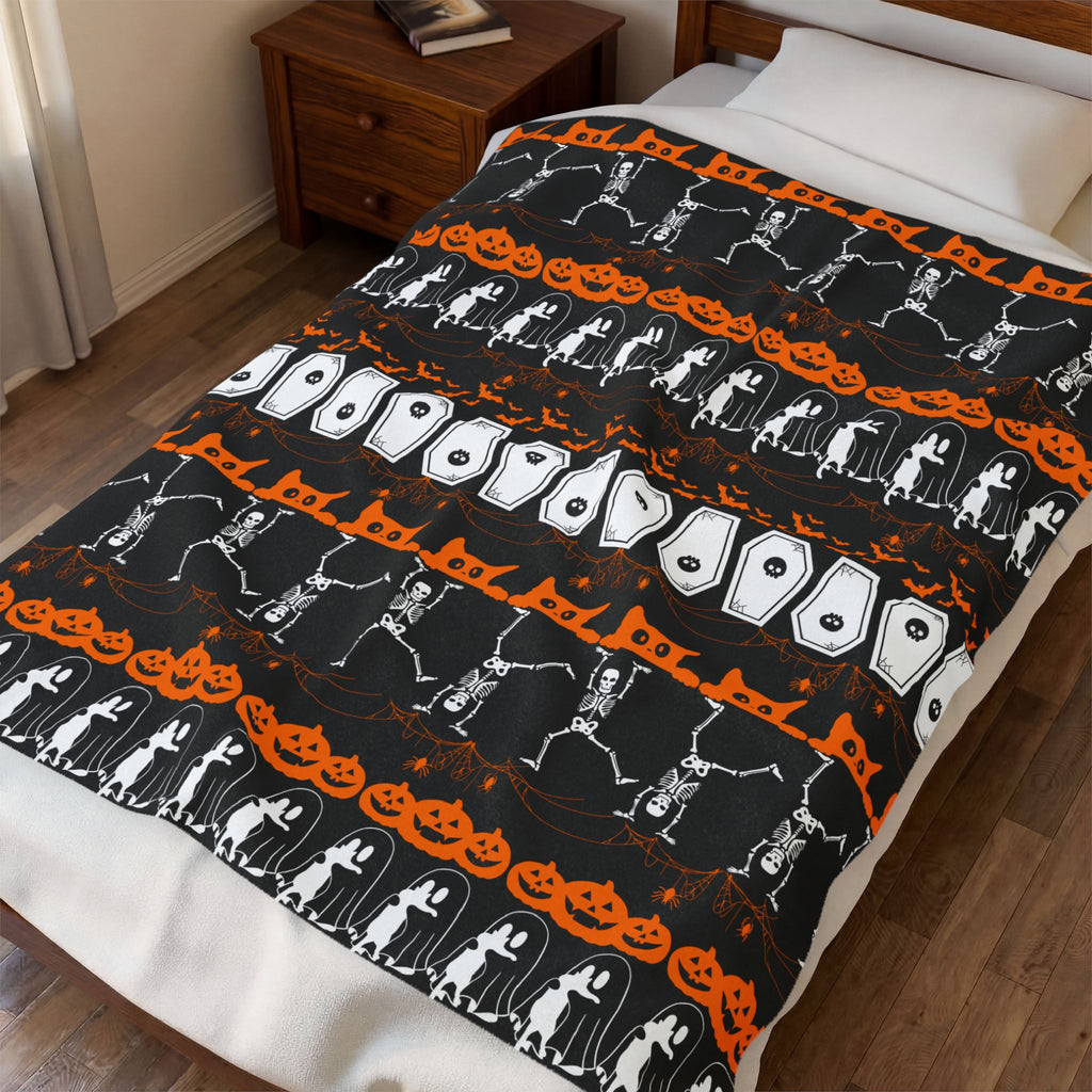 Halloween Pattern Velveteen Plush Blanket — Spooky Season Throw Blanket